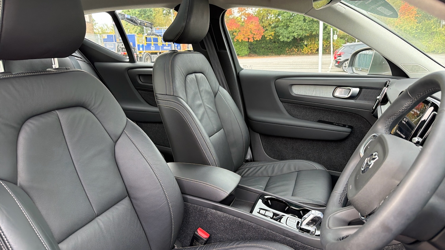 Used Volvo XC40 2022 for sale - 76653200: Photo 9