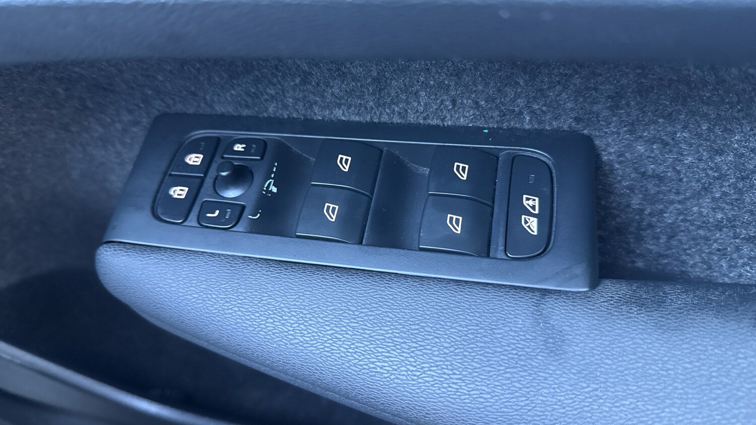 Used Volvo XC40 2022 for sale - 77195644: Photo 23