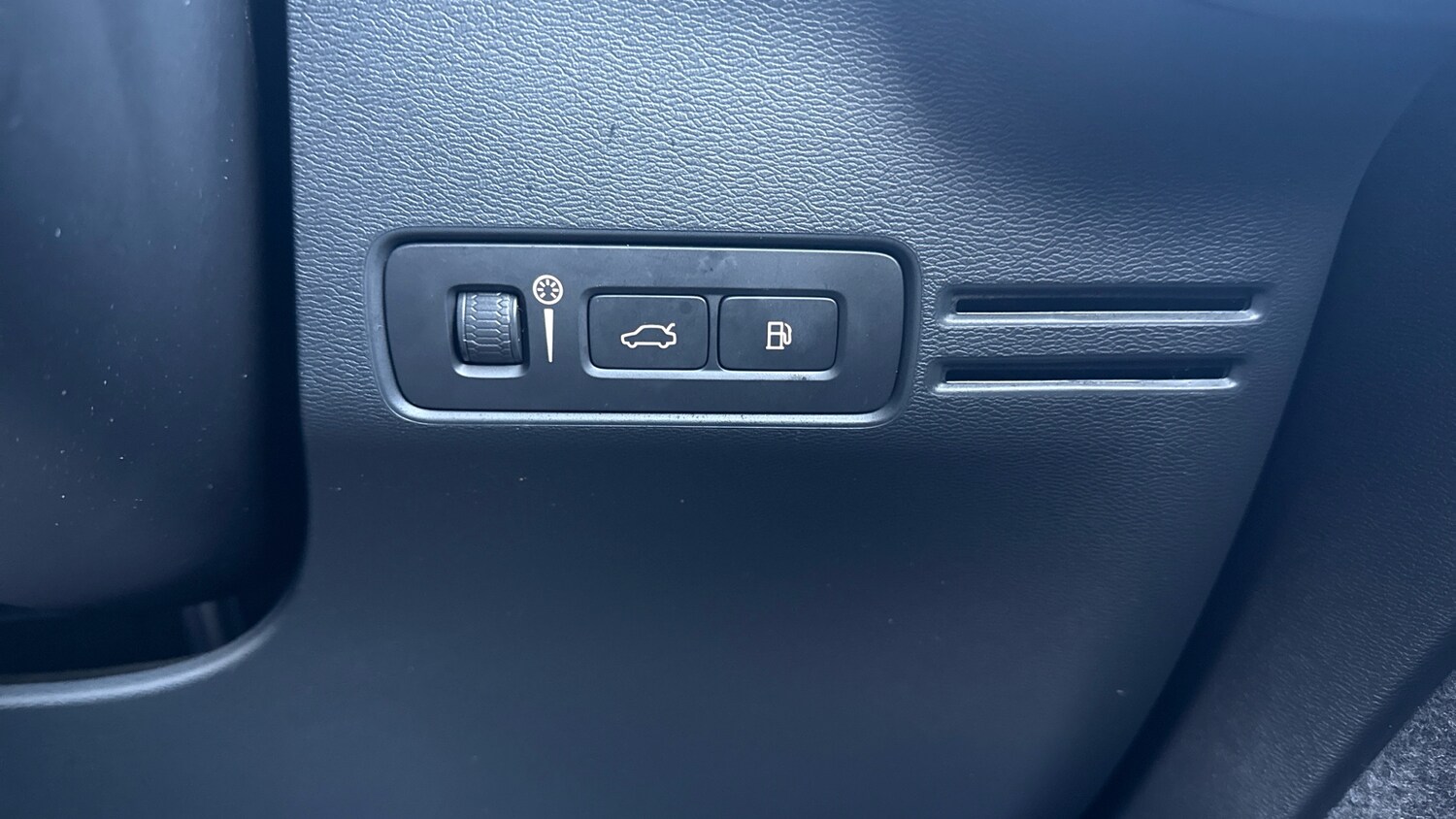 Used Volvo XC40 2022 for sale - 77195644: Photo 31