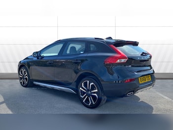 Used Volvo V40 2018 for sale - 79261021: Photo