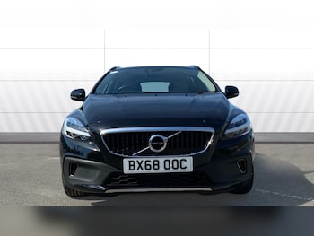 Used Volvo V40 2018 for sale - 79261021: Photo