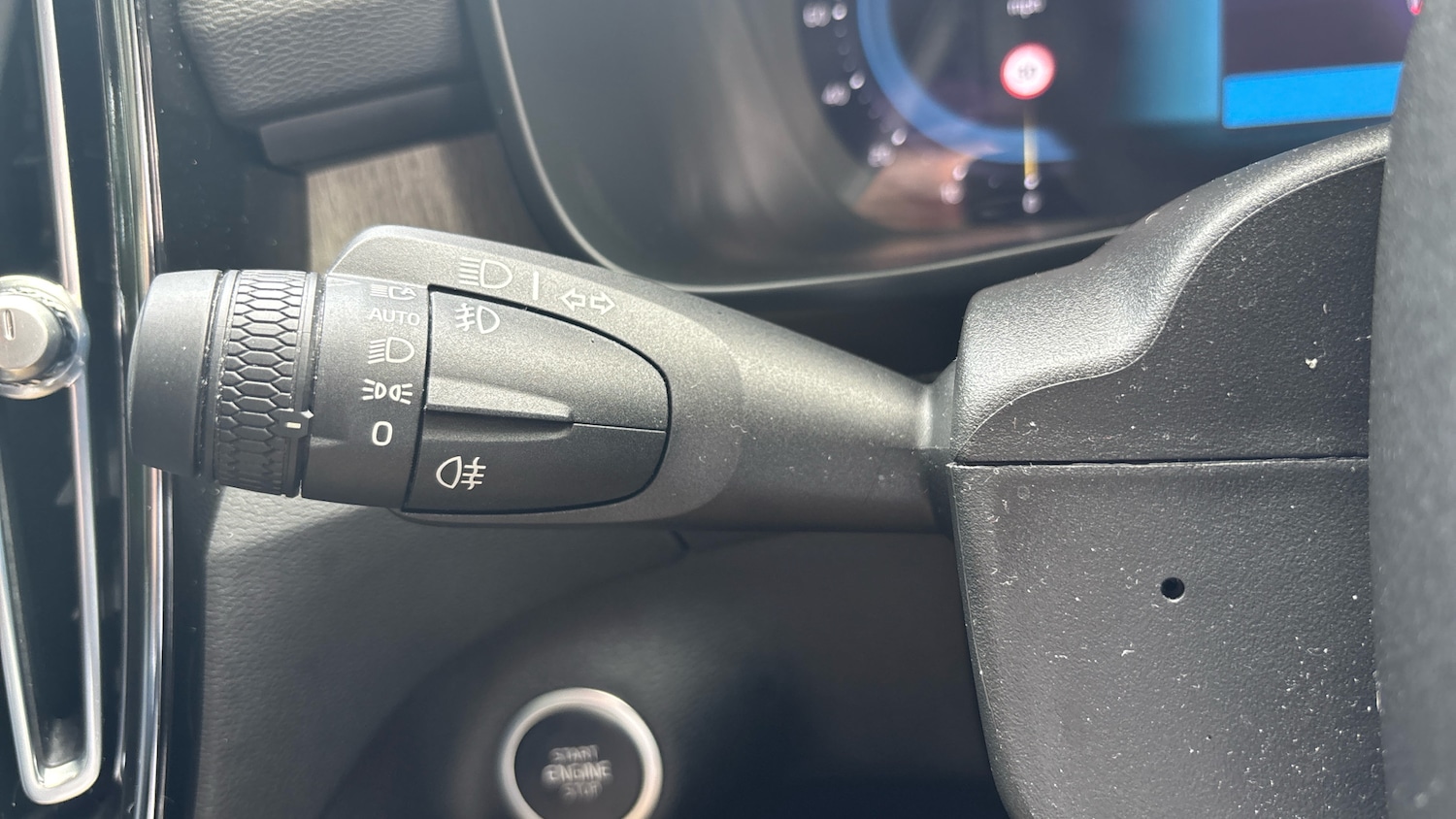 Used Volvo XC40 2023 for sale - 76045380: Photo 23