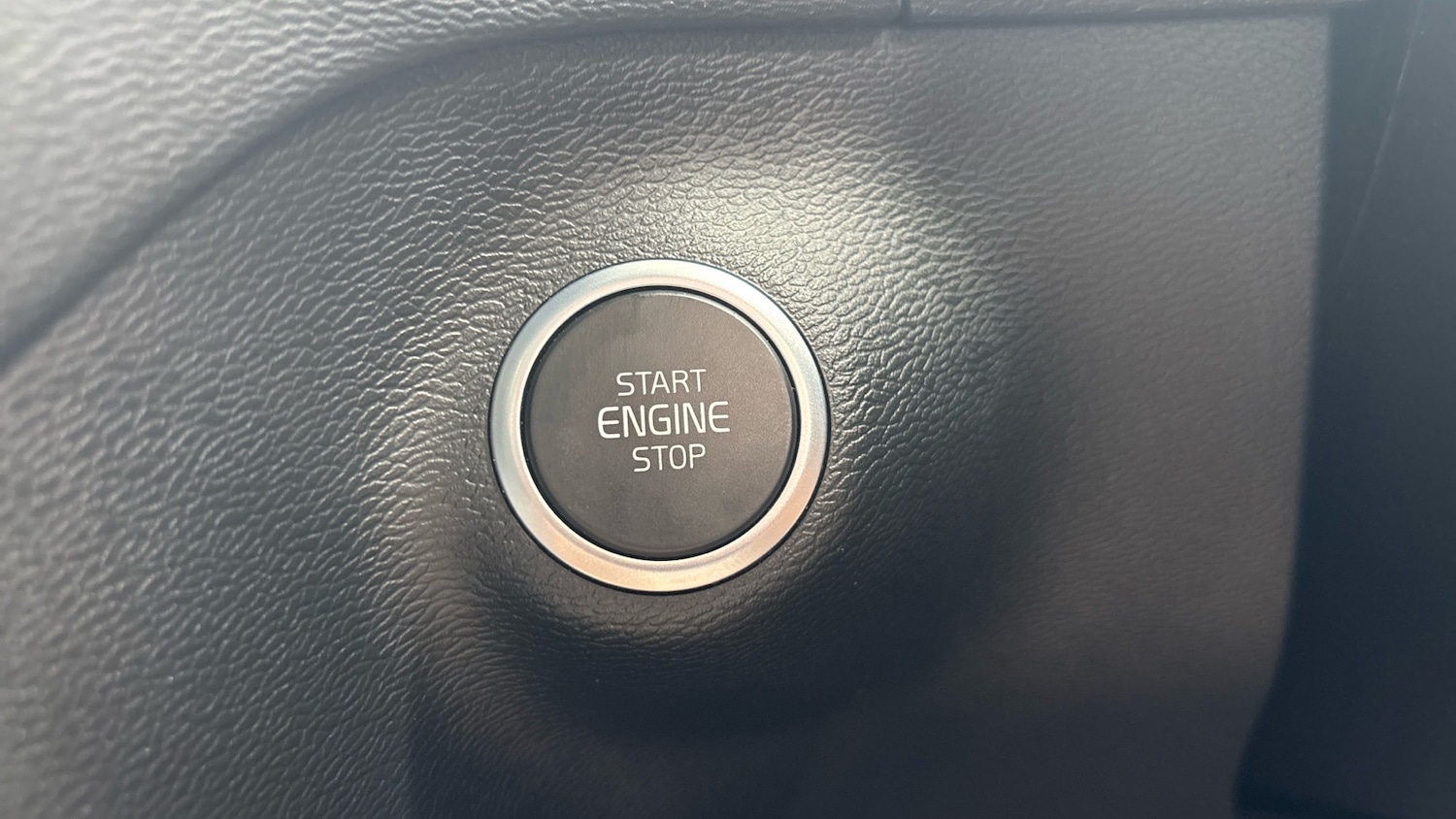Used Volvo XC40 2023 for sale - 76045380: Photo 24