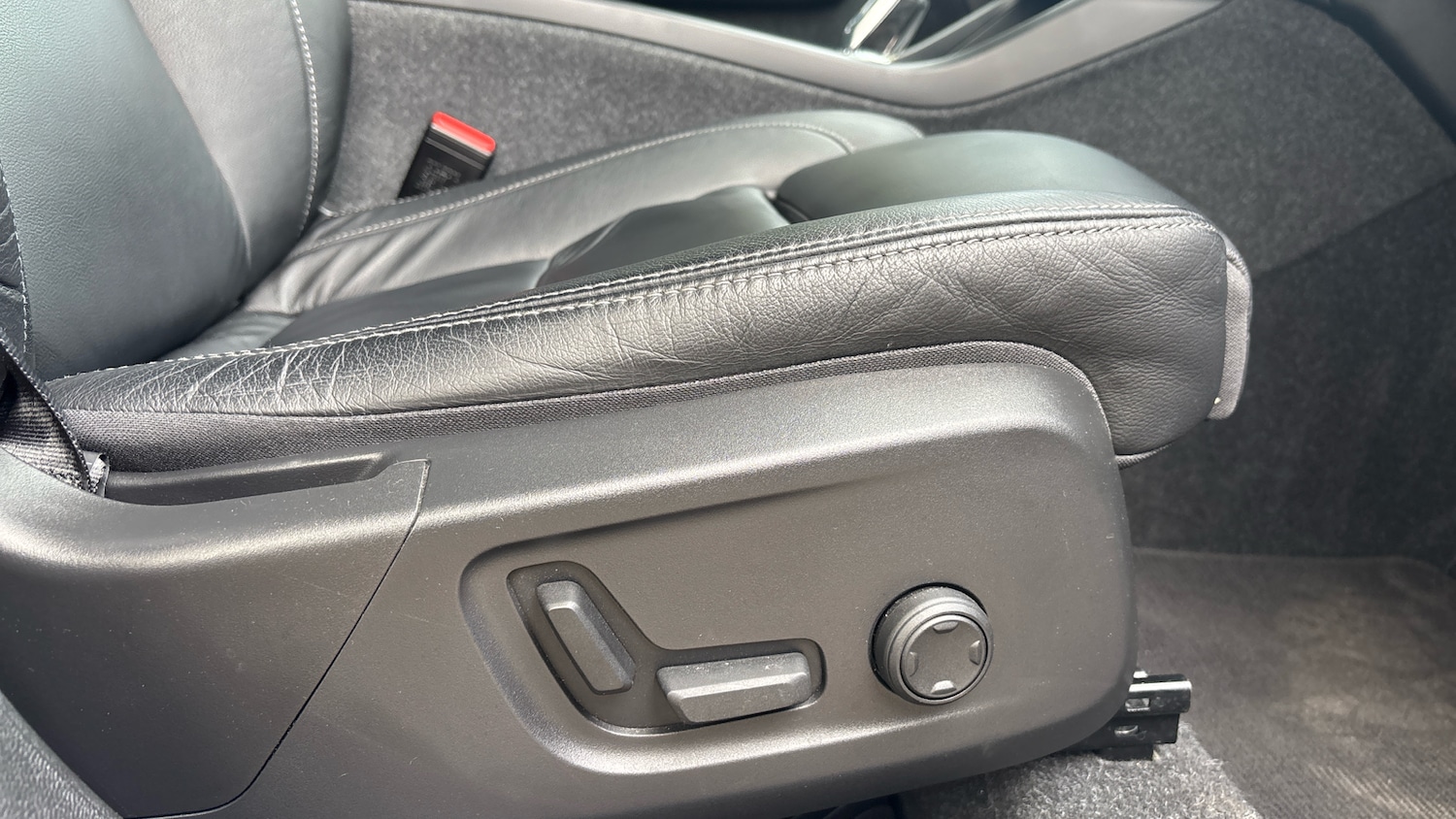 Used Volvo XC40 2023 for sale - 76045380: Photo 27