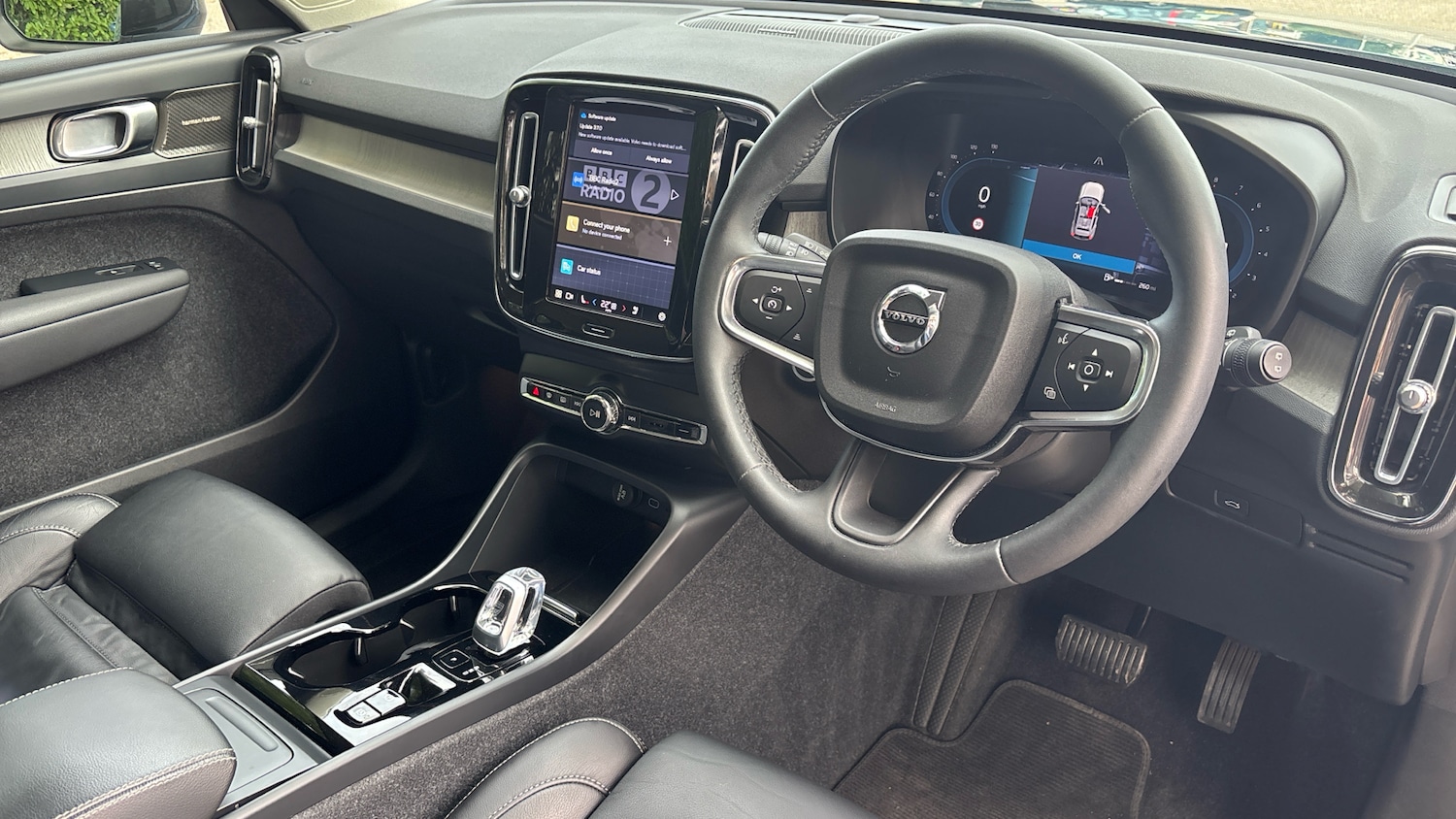 Used Volvo XC40 2023 for sale - 76045380: Photo 40
