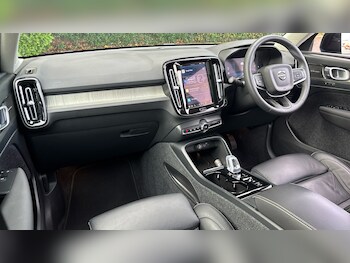 Used Volvo XC40 2023 for sale - 76045380: Photo 4