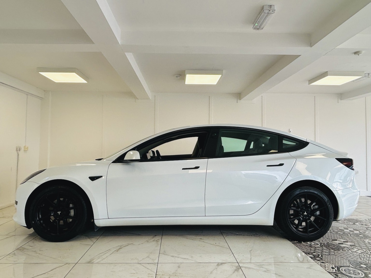 Used Tesla Model 3 2021 for sale - 78064173: Photo 6