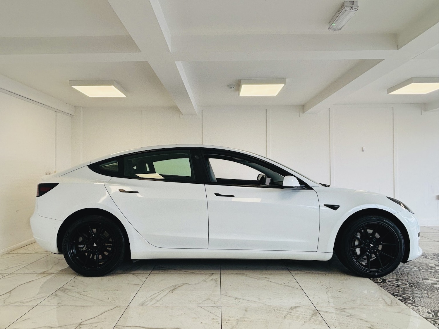 Used Tesla Model 3 2021 for sale - 78064173: Photo 8