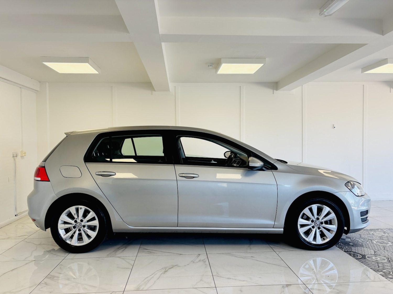 Used Volkswagen Golf 2013 for sale - 77953935: Photo 10