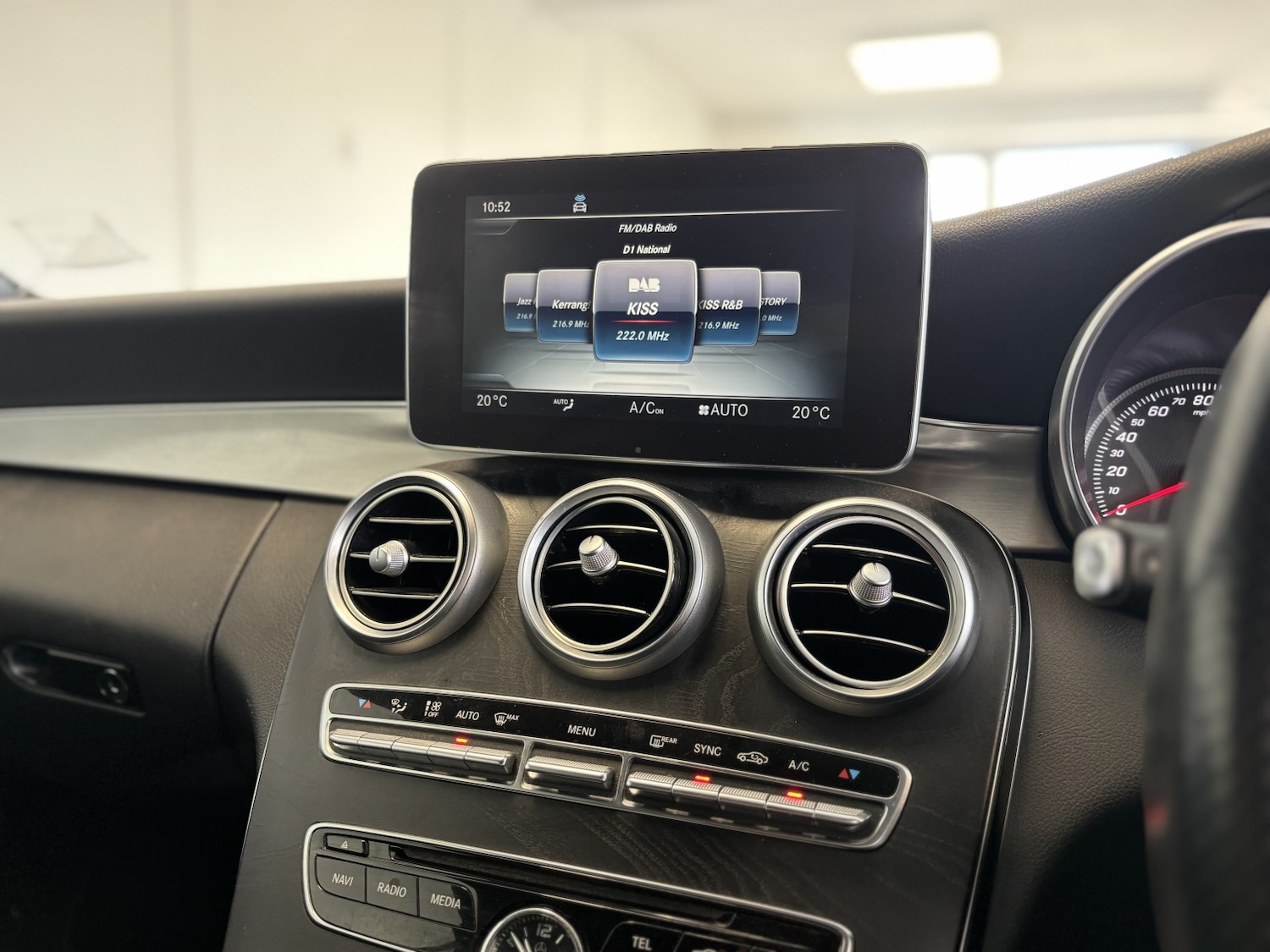 Used Mercedes-Benz C Class 2016 for sale - 77668570: Photo 18