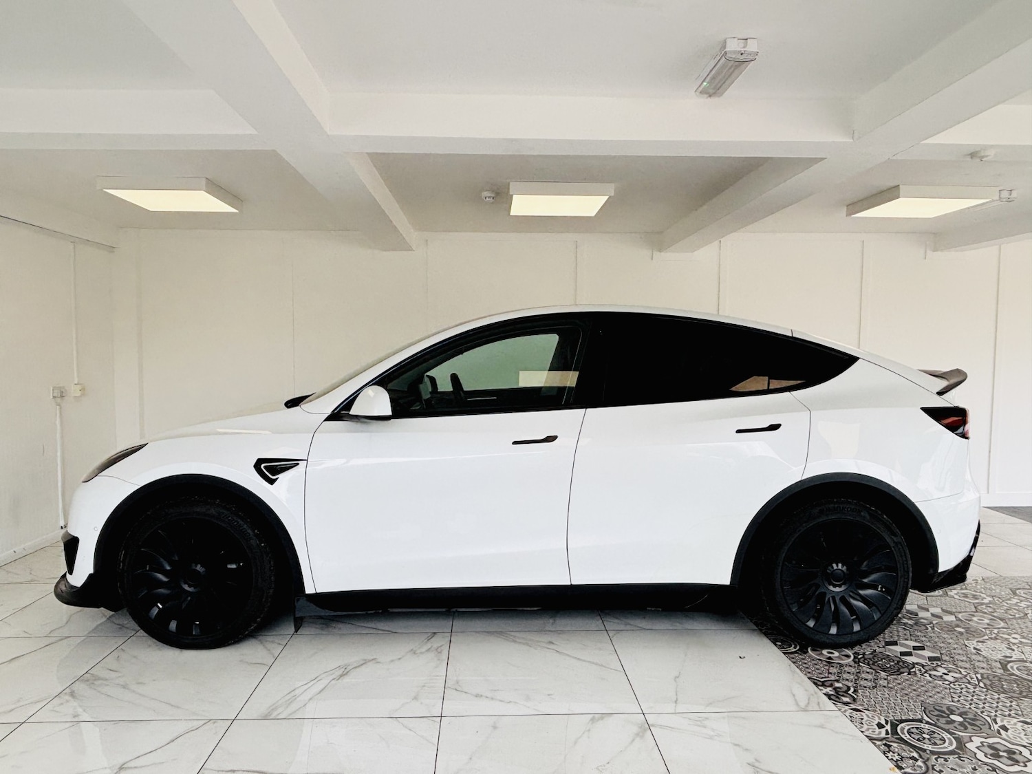 Used Tesla Model Y 2023 for sale - 78064167: Photo 10