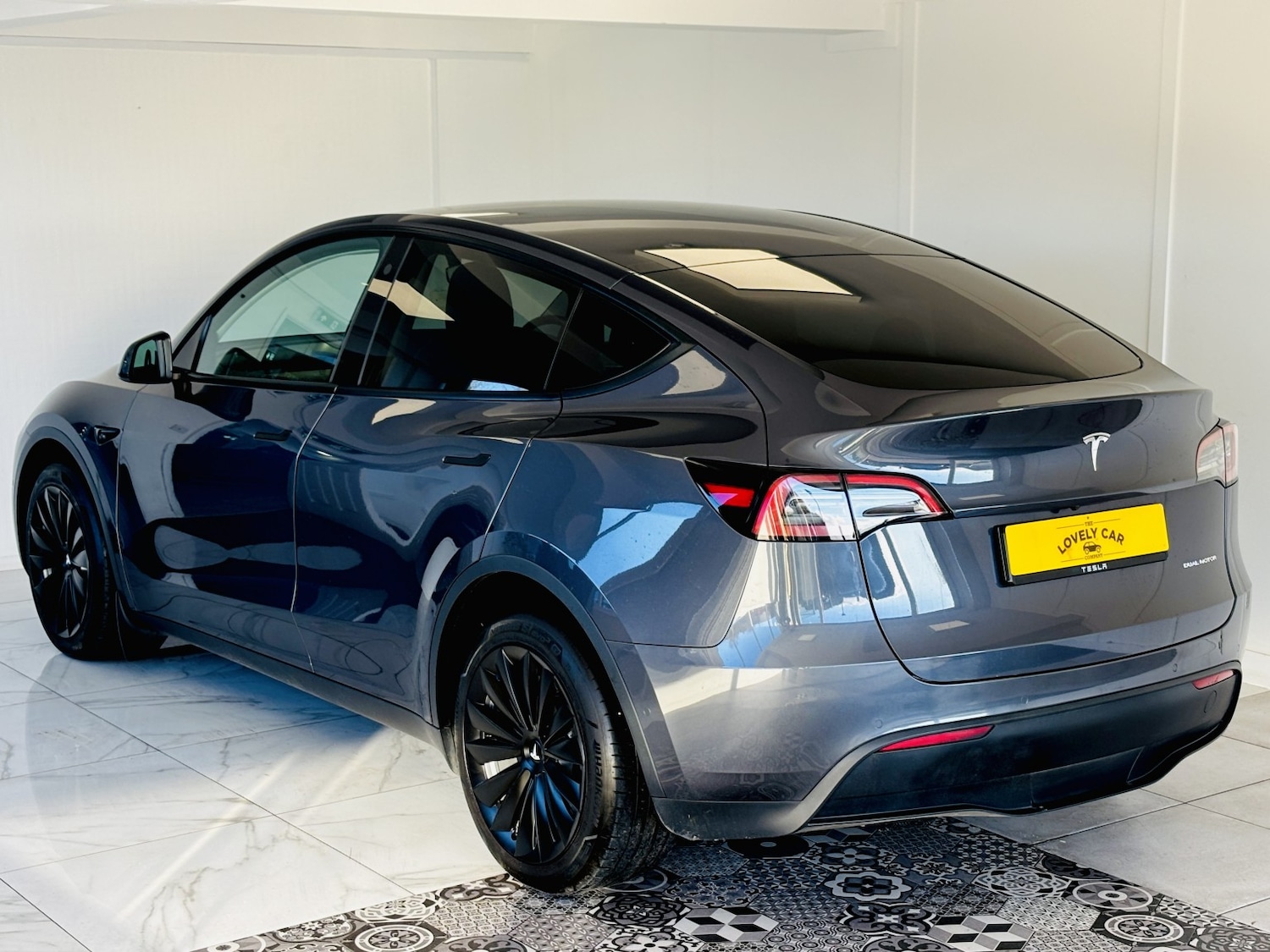 Used Tesla Model Y 2023 for sale - 77750001: Photo 4