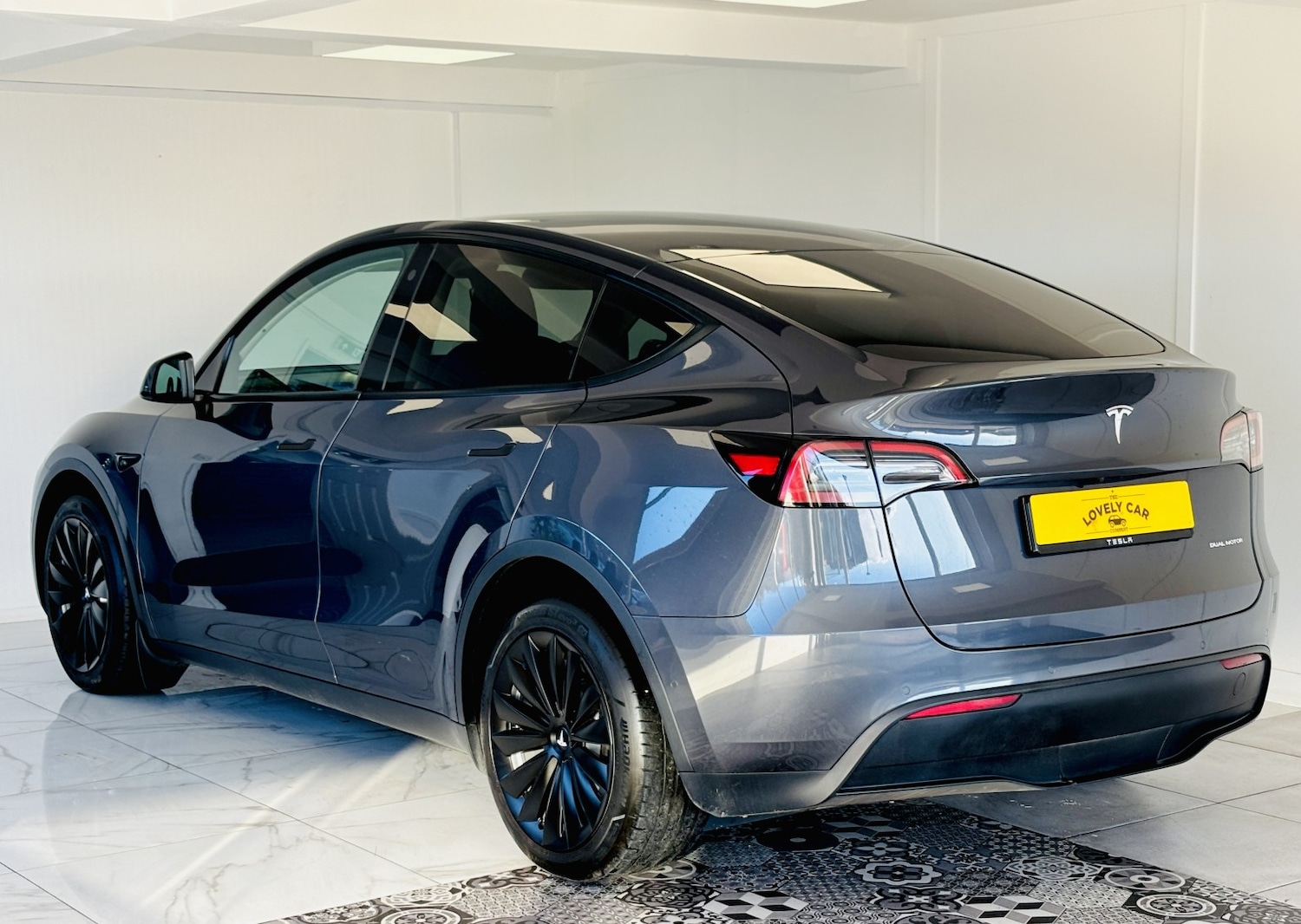 Used Tesla Model Y 2023 for sale - 77750001: Photo 5