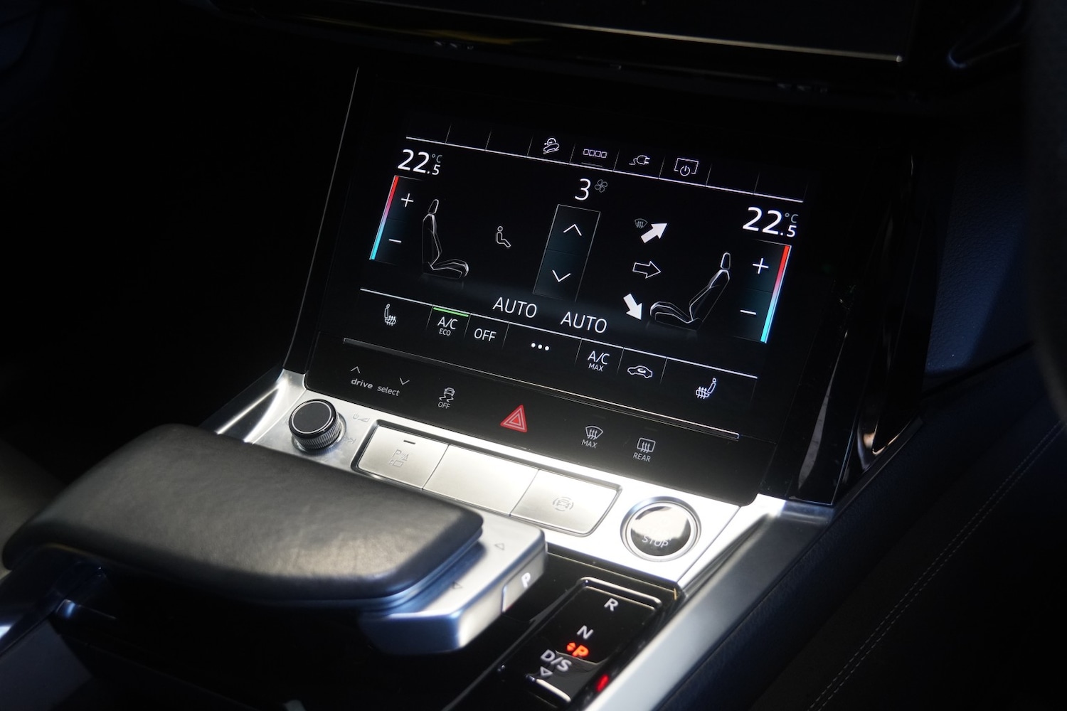 Used Audi Q8 2023 for sale - 77251323: Photo 32