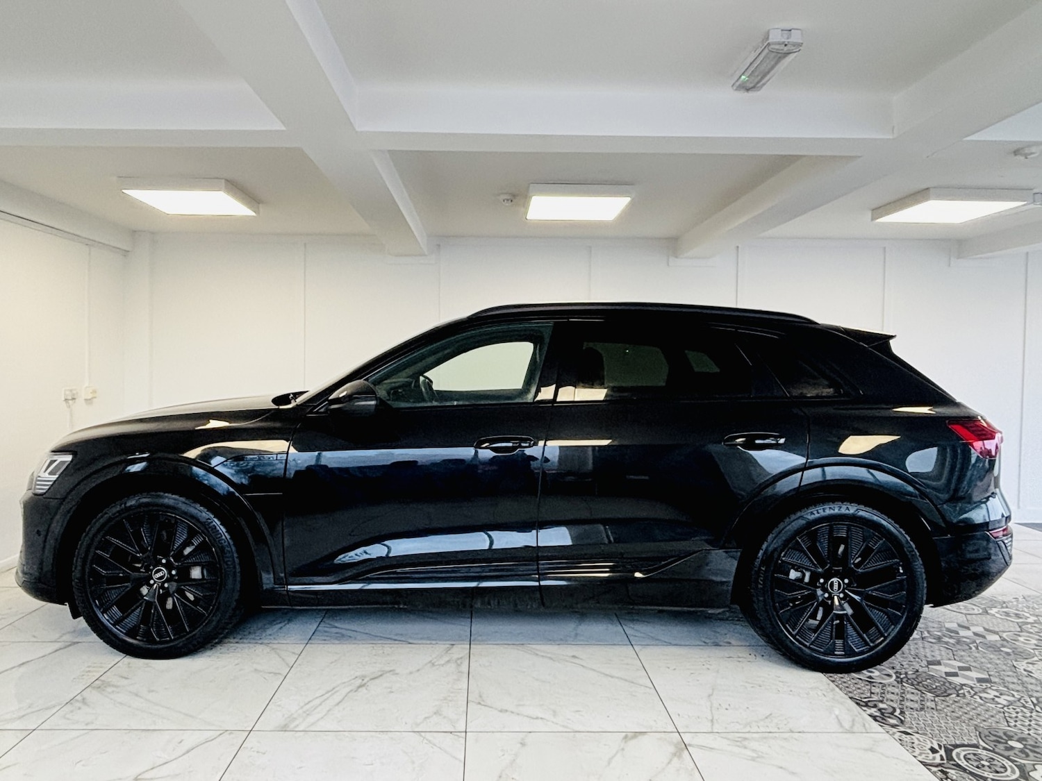 Used Audi Q8 2023 for sale - 77251323: Photo 9