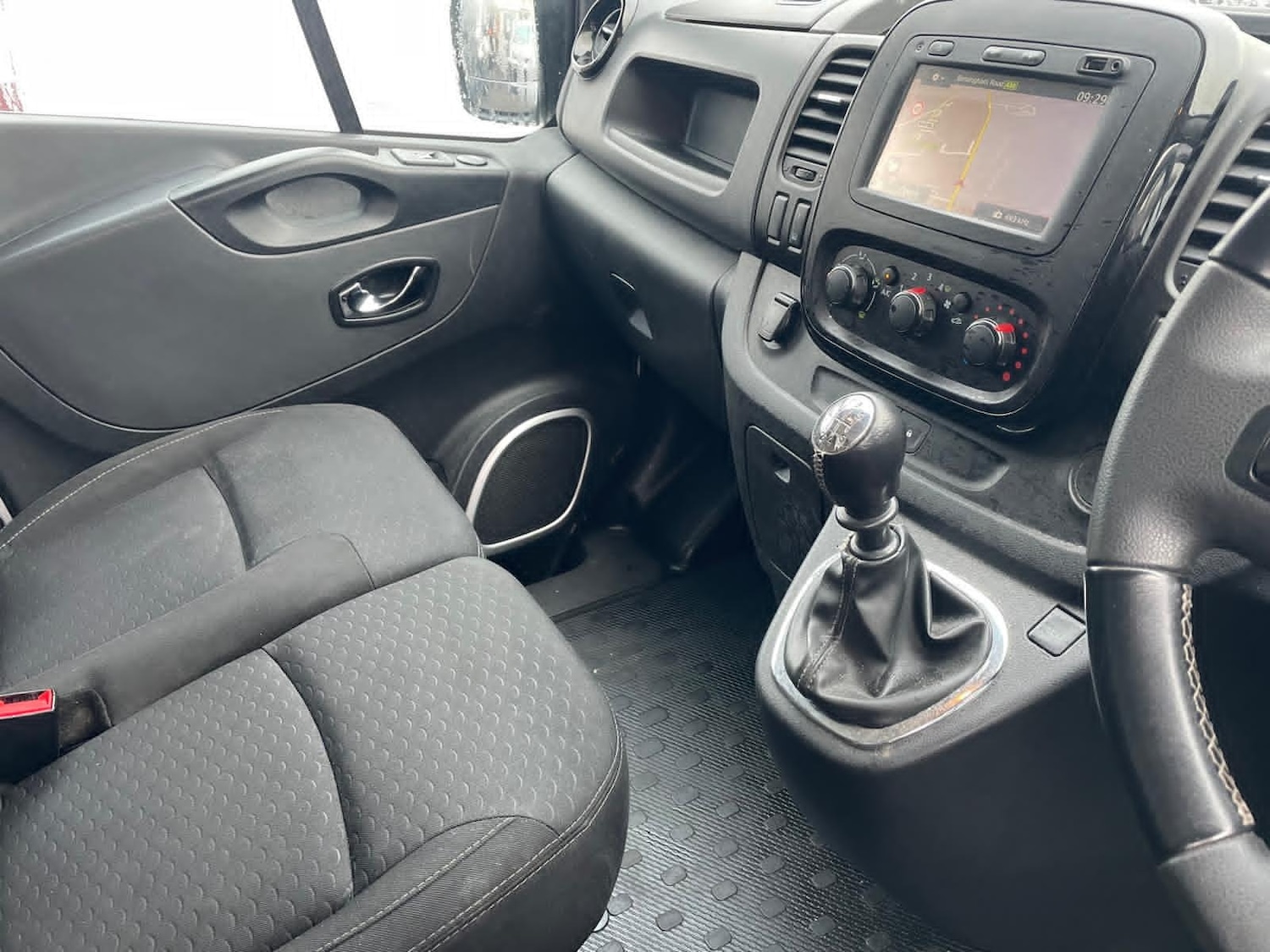 Used Vauxhall Vivaro 2018 for sale - 77403703: Photo 18