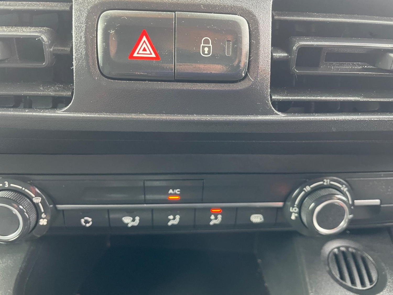 Used Peugeot Partner 2022 for sale - 77581010: Photo 20