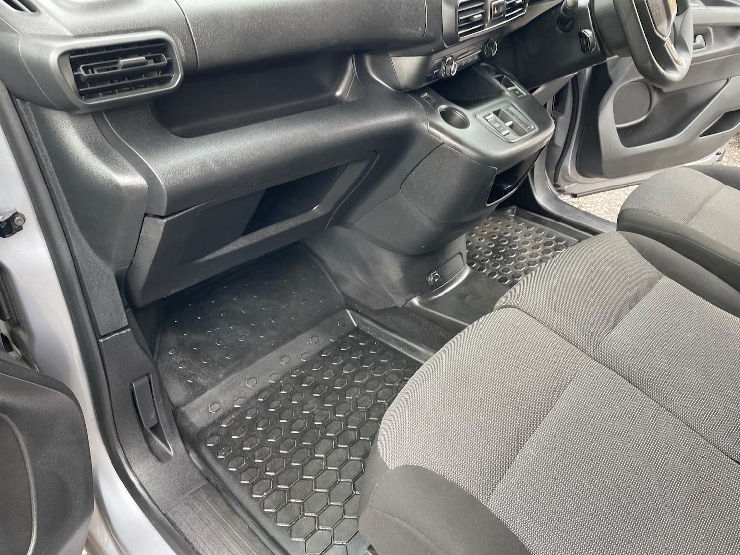 Used Peugeot Partner 2022 for sale - 77581010: Photo 24