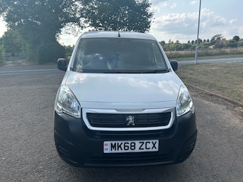 Used Peugeot Partner 2018 for sale - 75595852: Photo