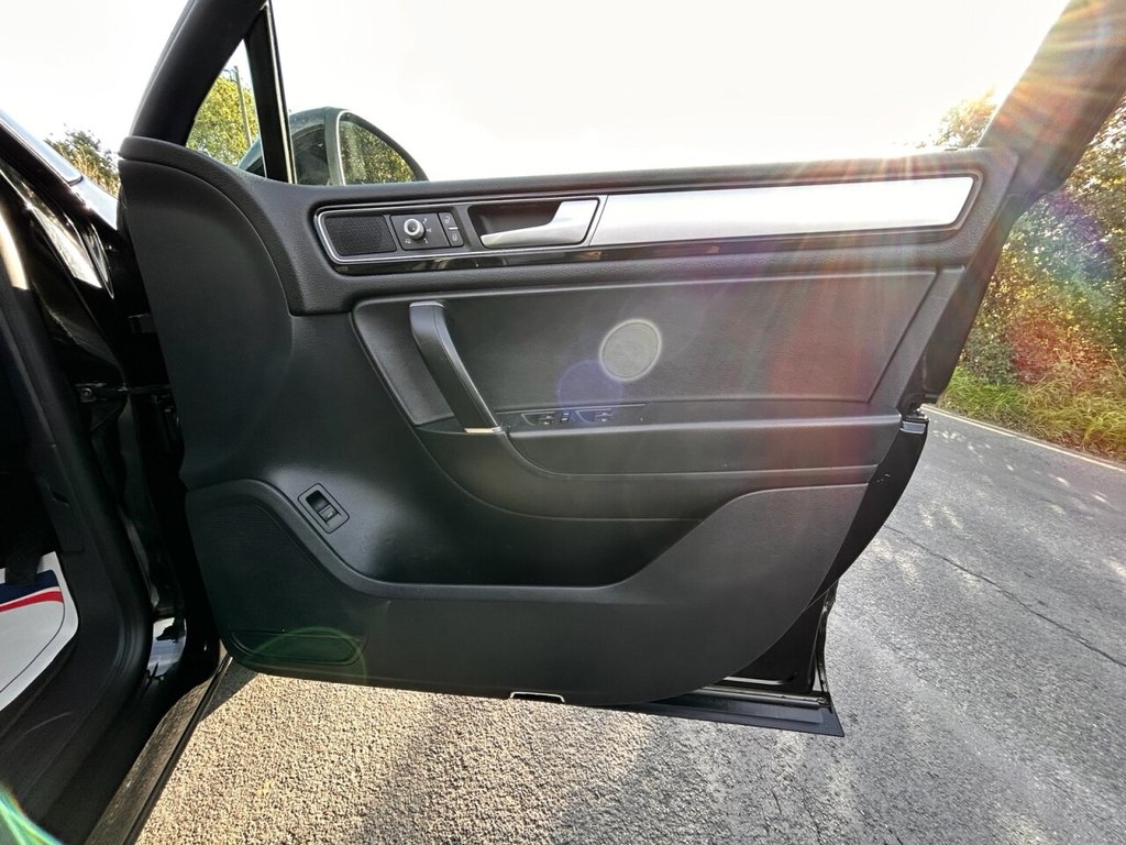 Used Volkswagen Touareg 2016 for sale - 76132638: Photo 24