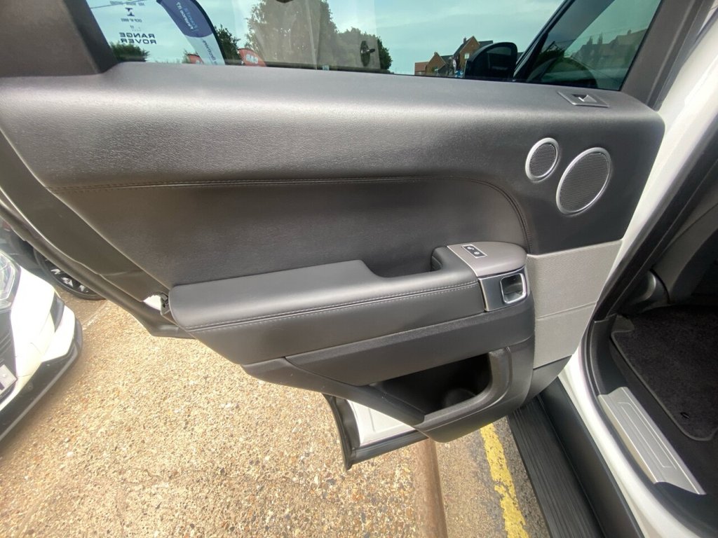 Used Land Rover Range Rover Sport 2017 for sale - 76888620: Photo 24