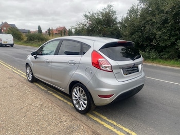 Used Ford Fiesta 2017 for sale - 75573610: Photo