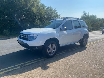 Used Dacia Duster 2016 for sale - 75606930: Photo