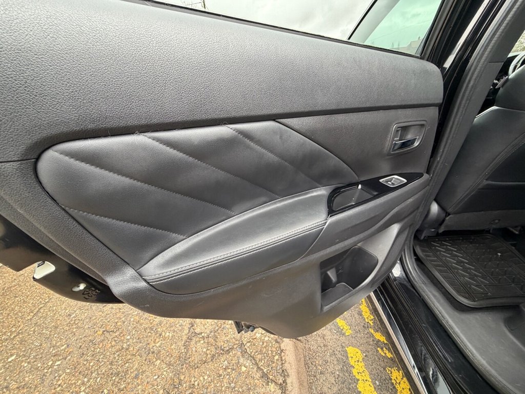 Used Mitsubishi Outlander 2018 for sale - 77342127: Photo 17