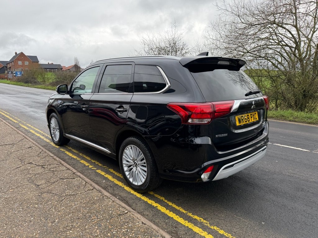 Used Mitsubishi Outlander 2018 for sale - 77342127: Photo 8