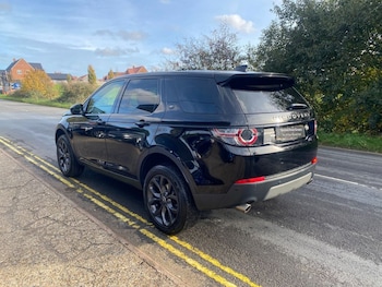 Used Land Rover Discovery Sport 2019 for sale - 76417588: Photo