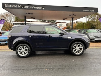Used Land Rover Discovery Sport 2017 for sale - 76482141: Photo