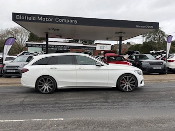 Used Mercedes-Benz C Class 2015 for sale - 77583532: Photo