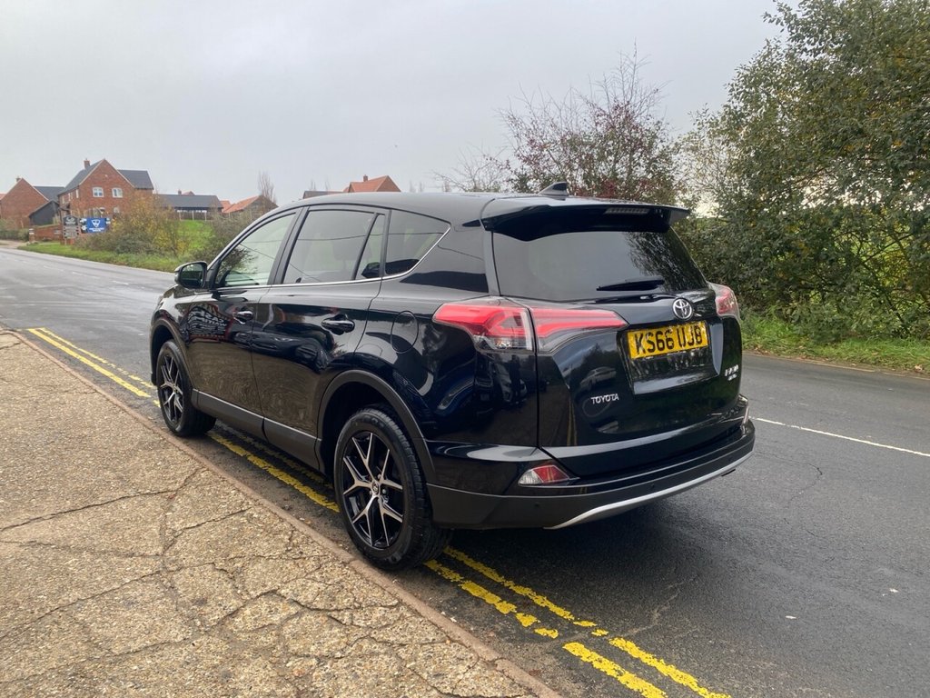 Used Toyota RAV4 2016 for sale - 76642551: Photo 10