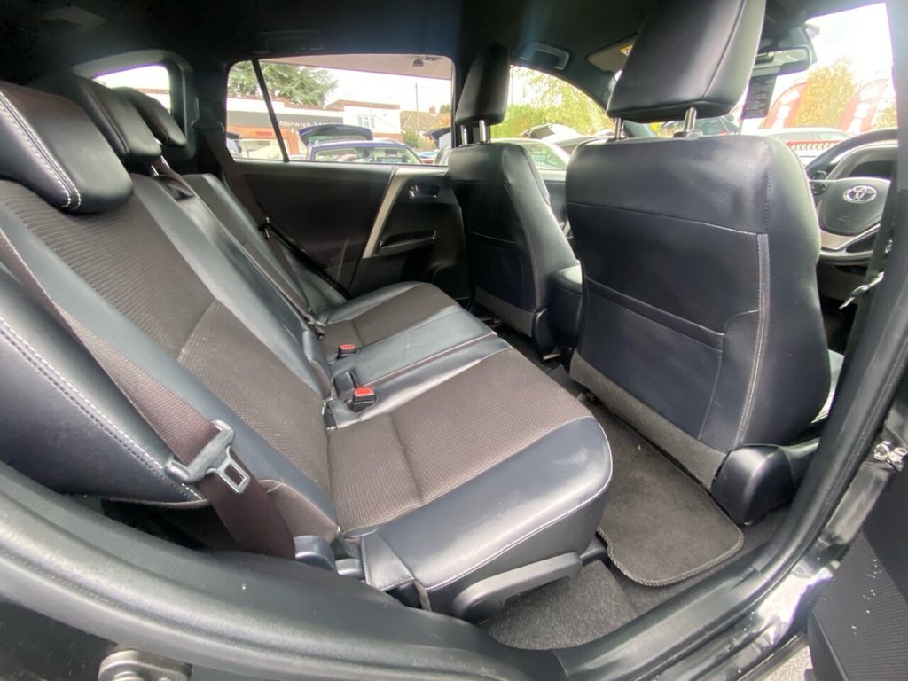 Used Toyota RAV4 2016 for sale - 76642551: Photo 18
