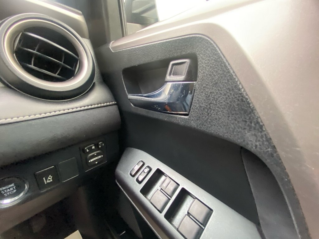 Used Toyota RAV4 2016 for sale - 76642551: Photo 32