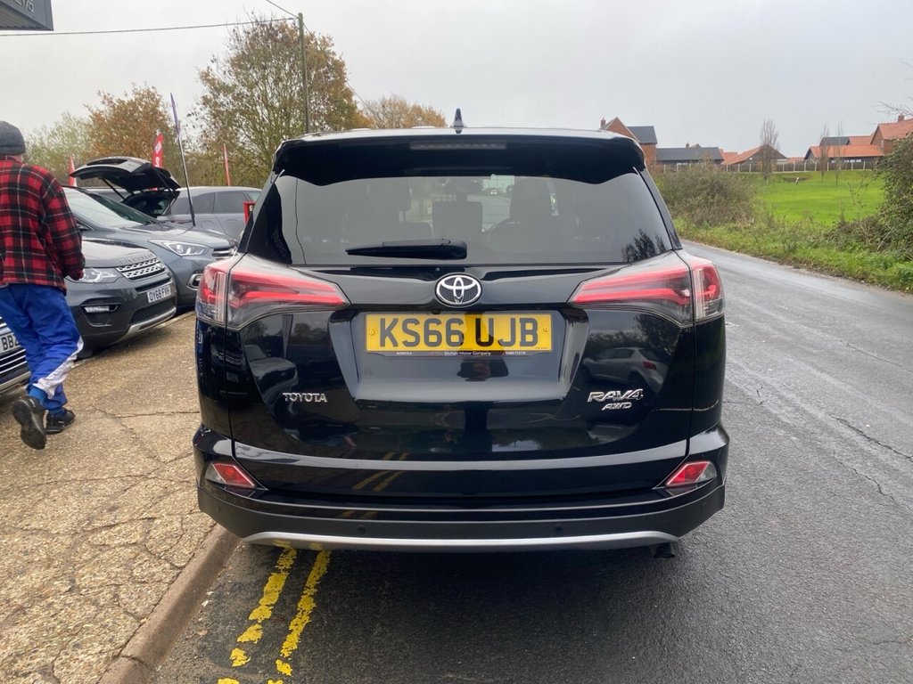 Used Toyota RAV4 2016 for sale - 76642551: Photo 8