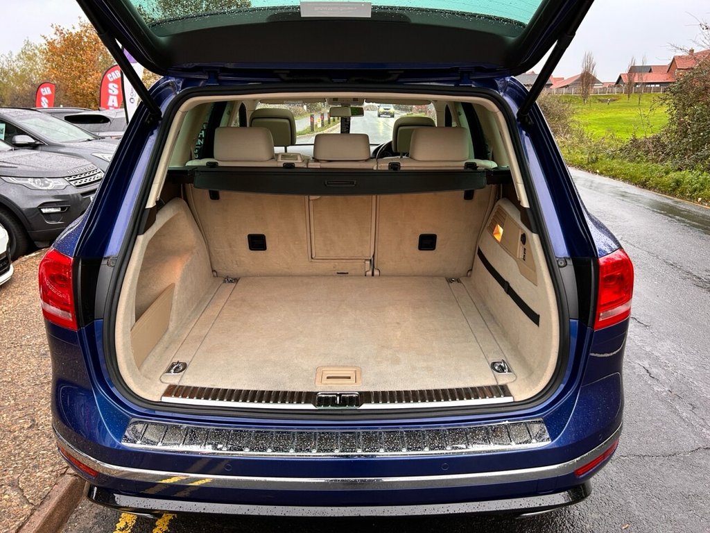 Used Volkswagen Touareg 2015 for sale - 76417598: Photo 10