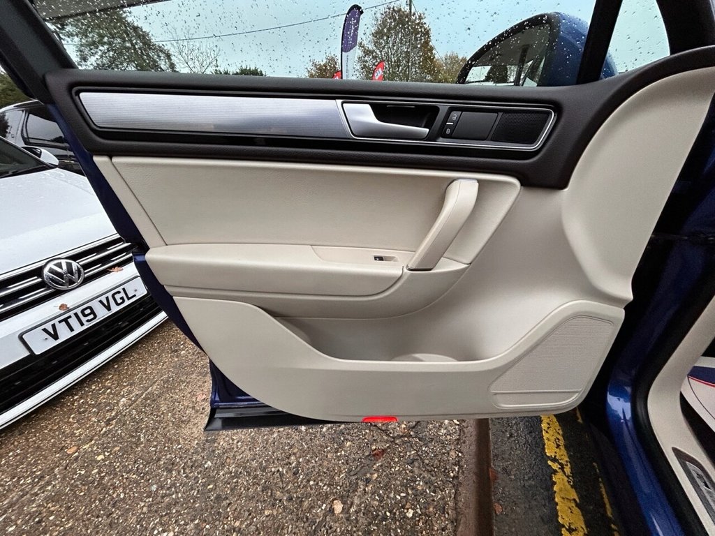 Used Volkswagen Touareg 2015 for sale - 76417598: Photo 26