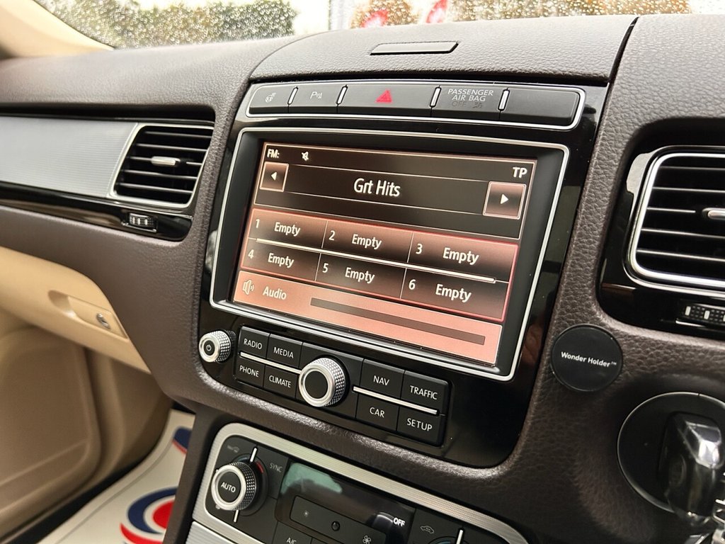 Used Volkswagen Touareg 2015 for sale - 76417598: Photo 30