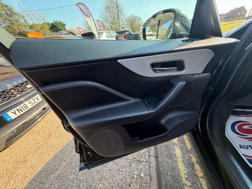 Used Jaguar F-Pace 2019 for sale - 77952863: Photo 20