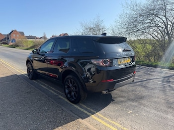 Used Land Rover Discovery Sport 2019 for sale - 77734672: Photo