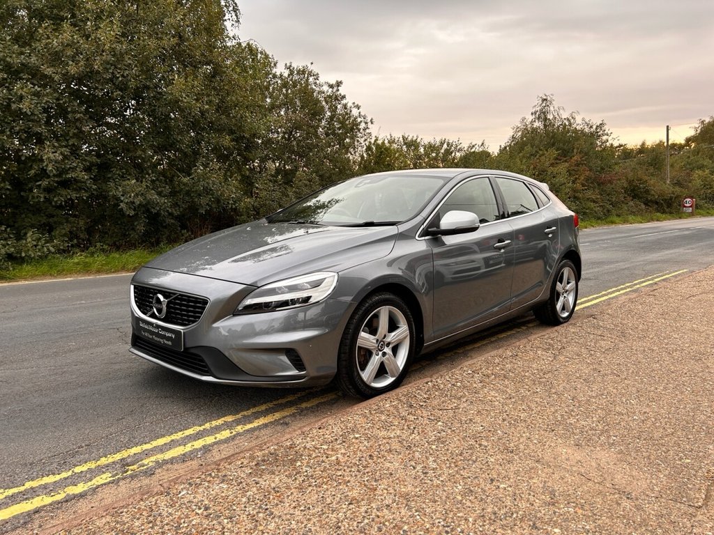 Used Volvo V40 2018 for sale - 76048451: Photo 1