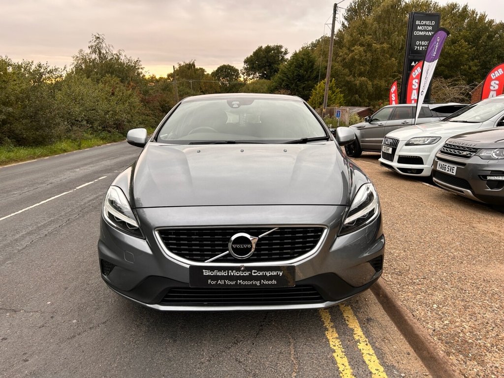Used Volvo V40 2018 for sale - 76048451: Photo 2