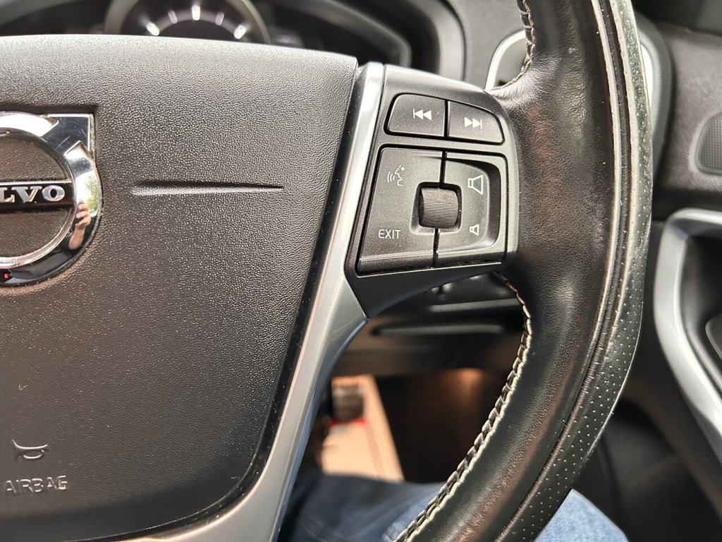 Used Volvo V40 2018 for sale - 76048451: Photo 25