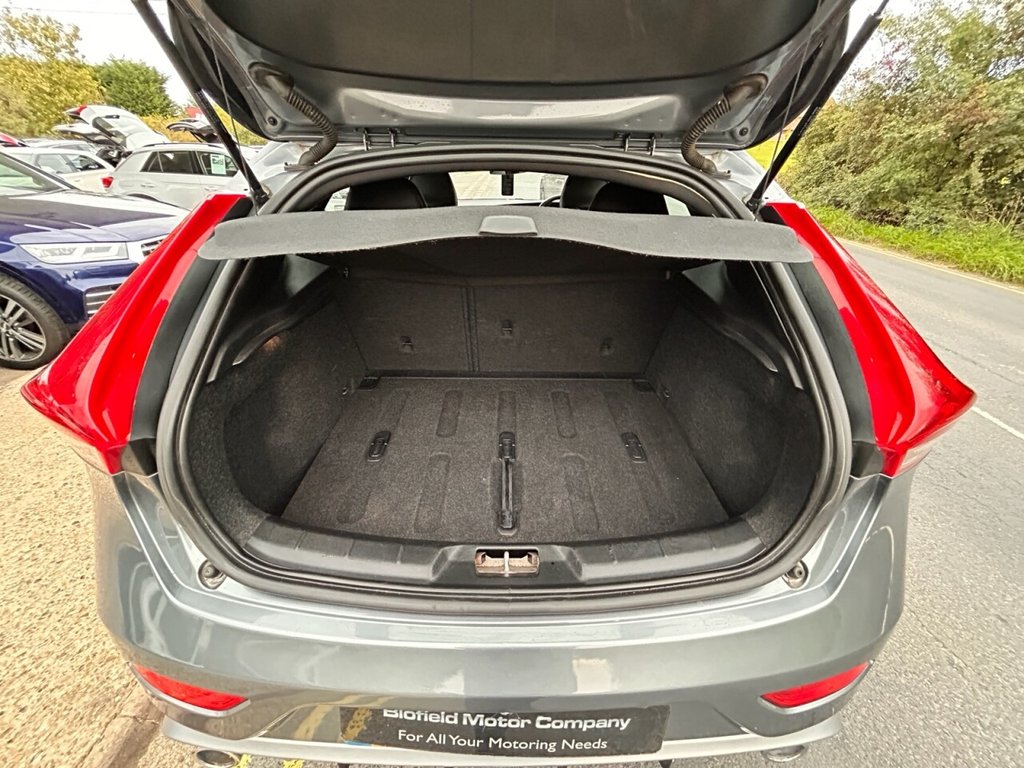 Used Volvo V40 2018 for sale - 76048451: Photo 9