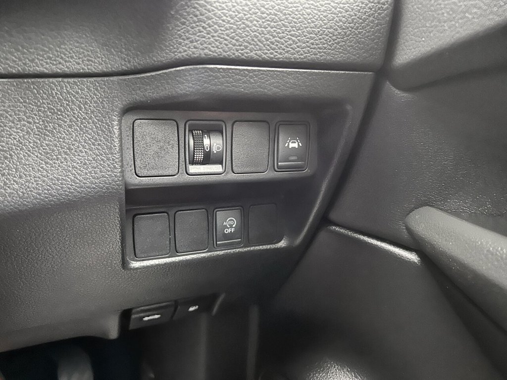 Used Nissan Qashqai 2018 for sale - 77342116: Photo 24