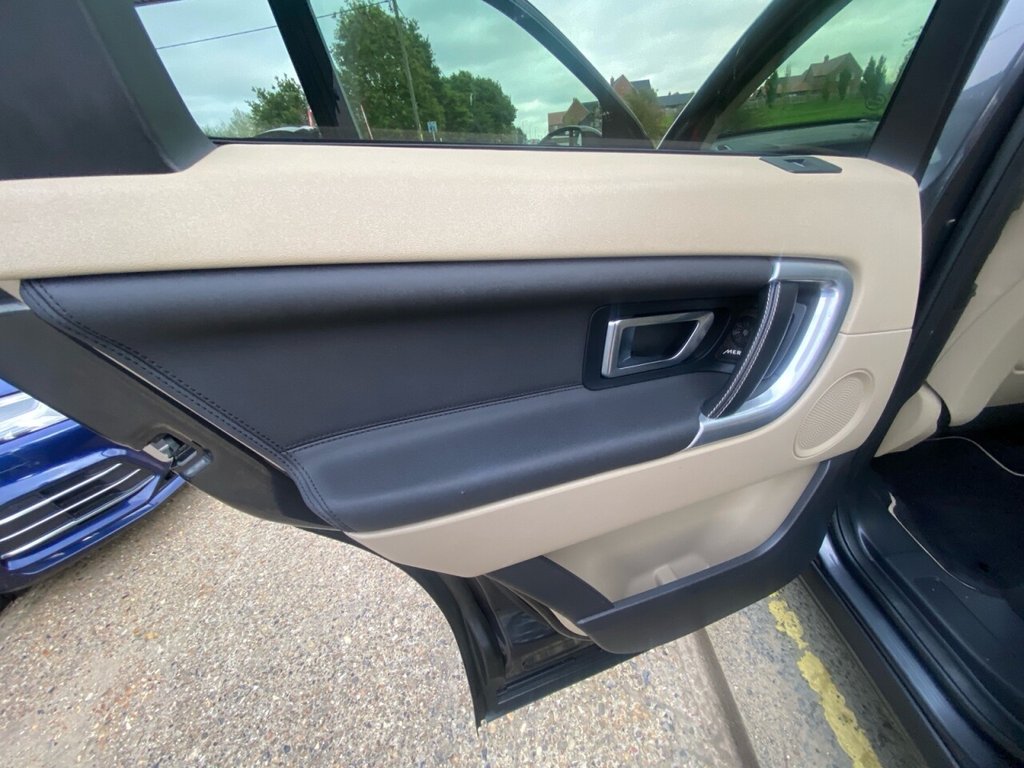 Used Land Rover Discovery Sport 2018 for sale - 76203254: Photo 17