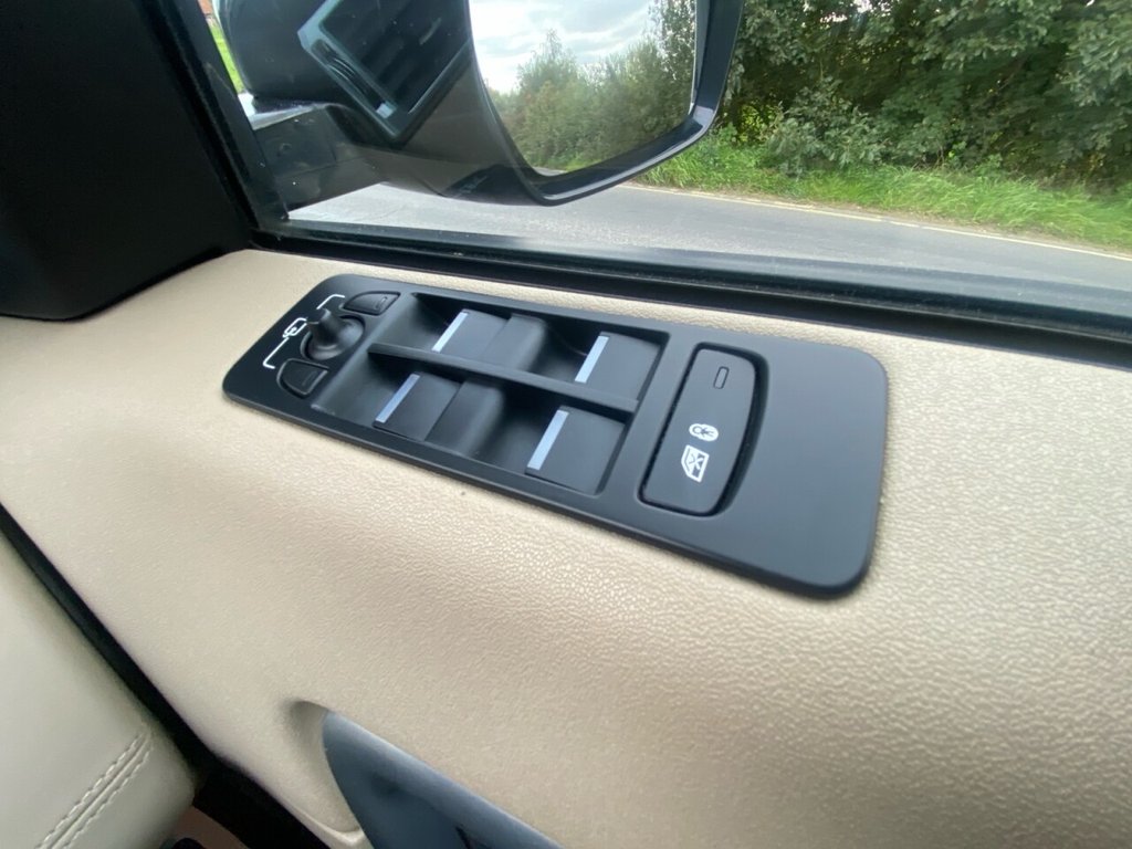 Used Land Rover Discovery Sport 2018 for sale - 76203254: Photo 34