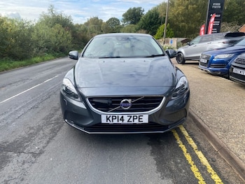 Used Volvo V40 2014 for sale - 76245385: Photo