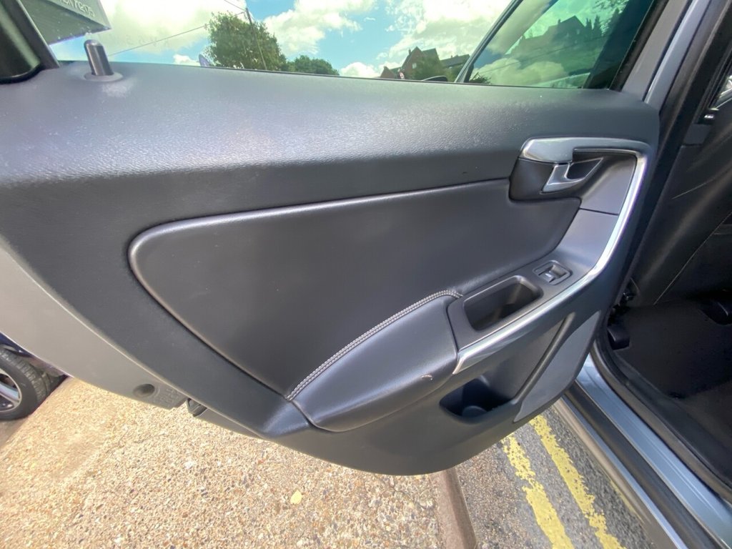 Used Volvo XC60 2015 for sale - 75693260: Photo 21